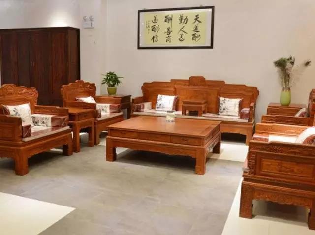 紅木家具市場常見的沙發(fā)款式及特點(diǎn)(圖9)